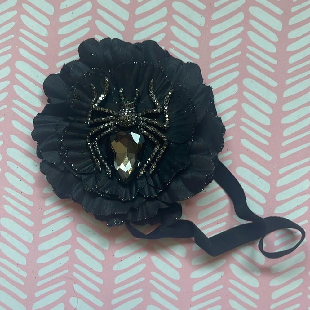 Limited edition Halloween spider Tieks flower topper